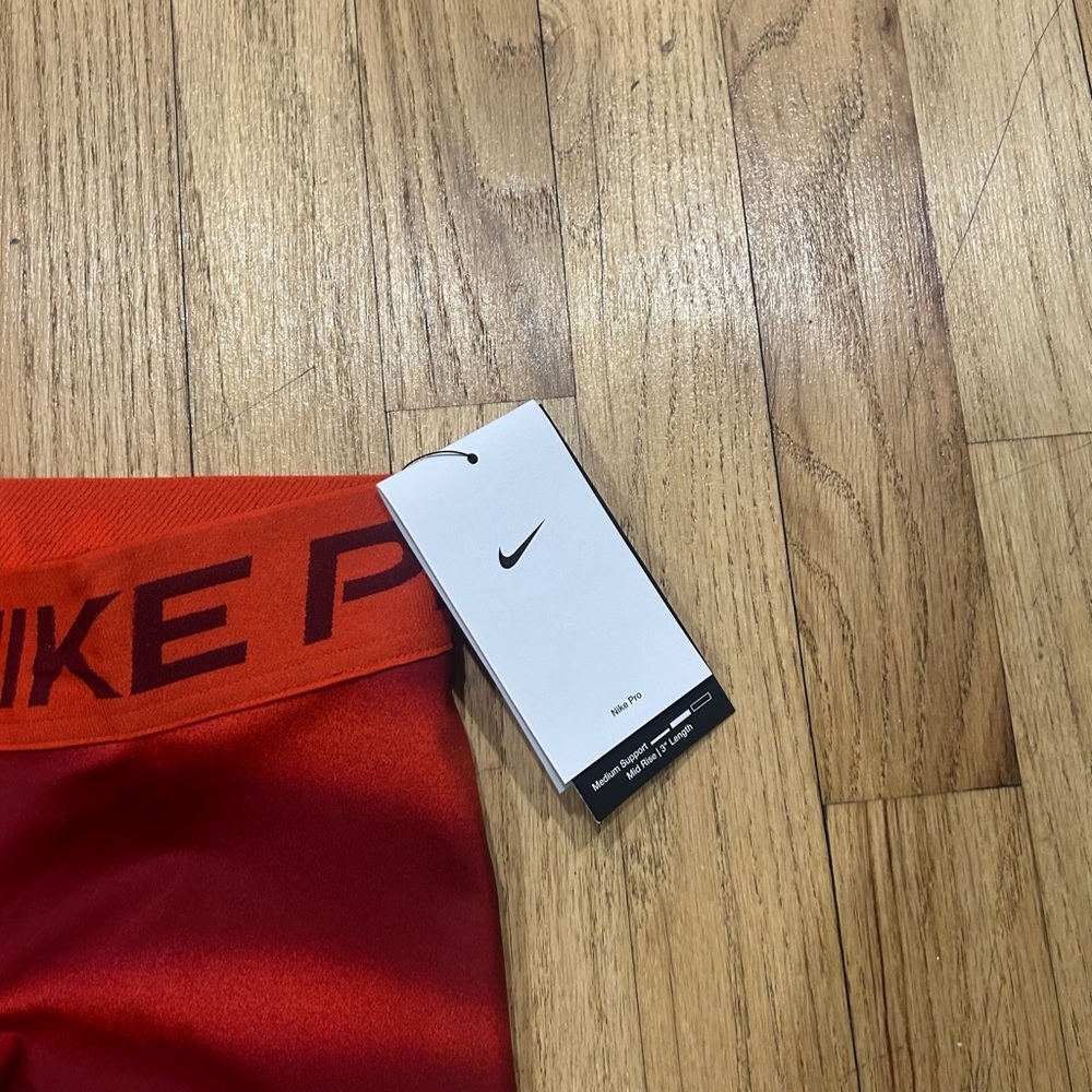 Nike Pro’s Women’s Dri-Fit 3” Striped Orange Spandex Shorts Sz XS NWT - Picture 4 of 8